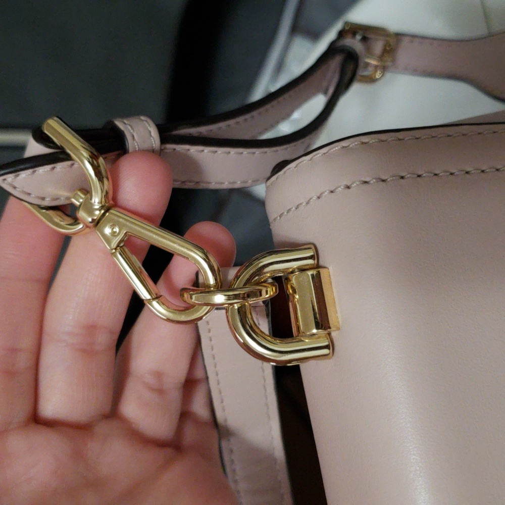 Bag - Picture 2 of 9